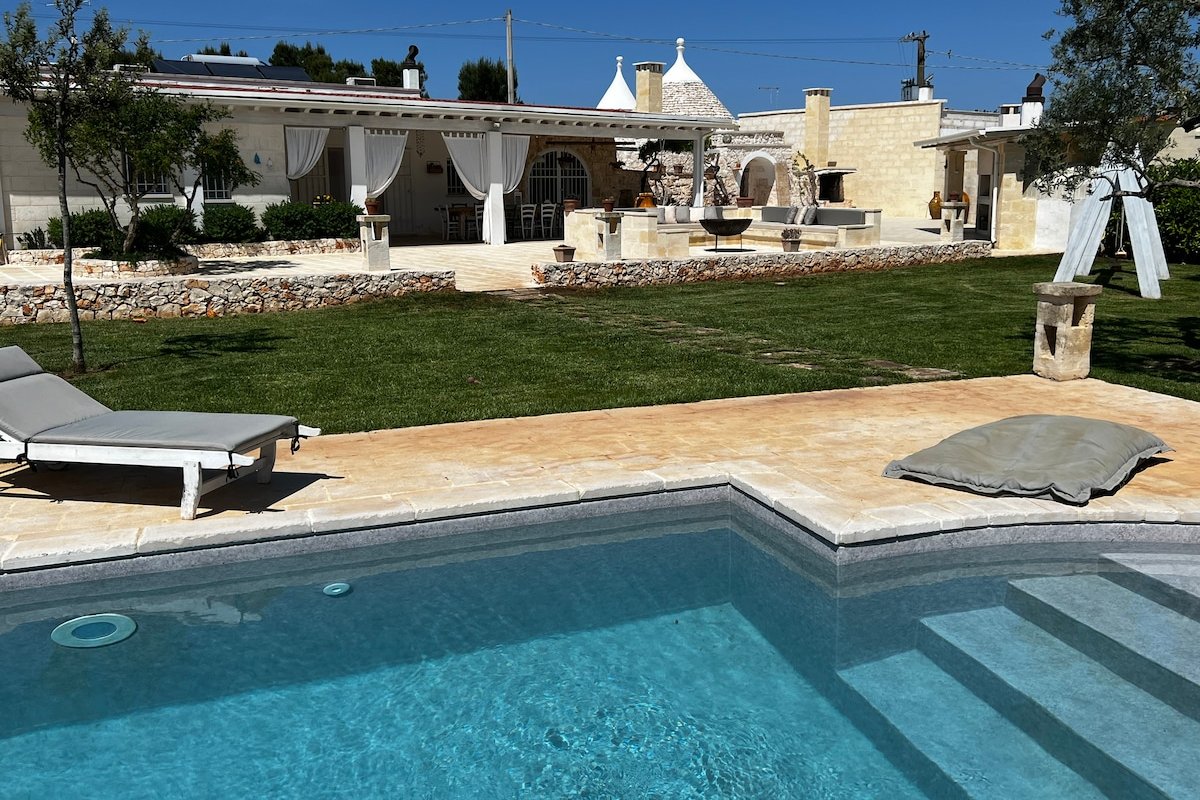 Borgo Colmoni with Trullo and pool relax gallery image 2