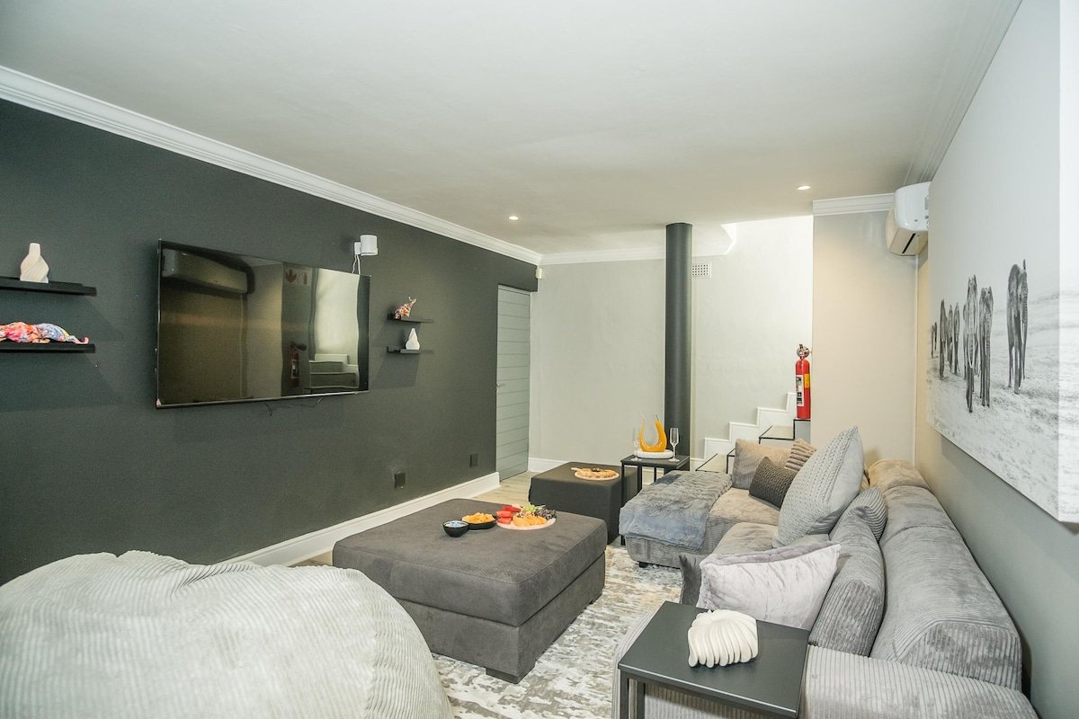 The Argyle Camps Bay -Pool, 5min to beach, Hot tub gallery image 5