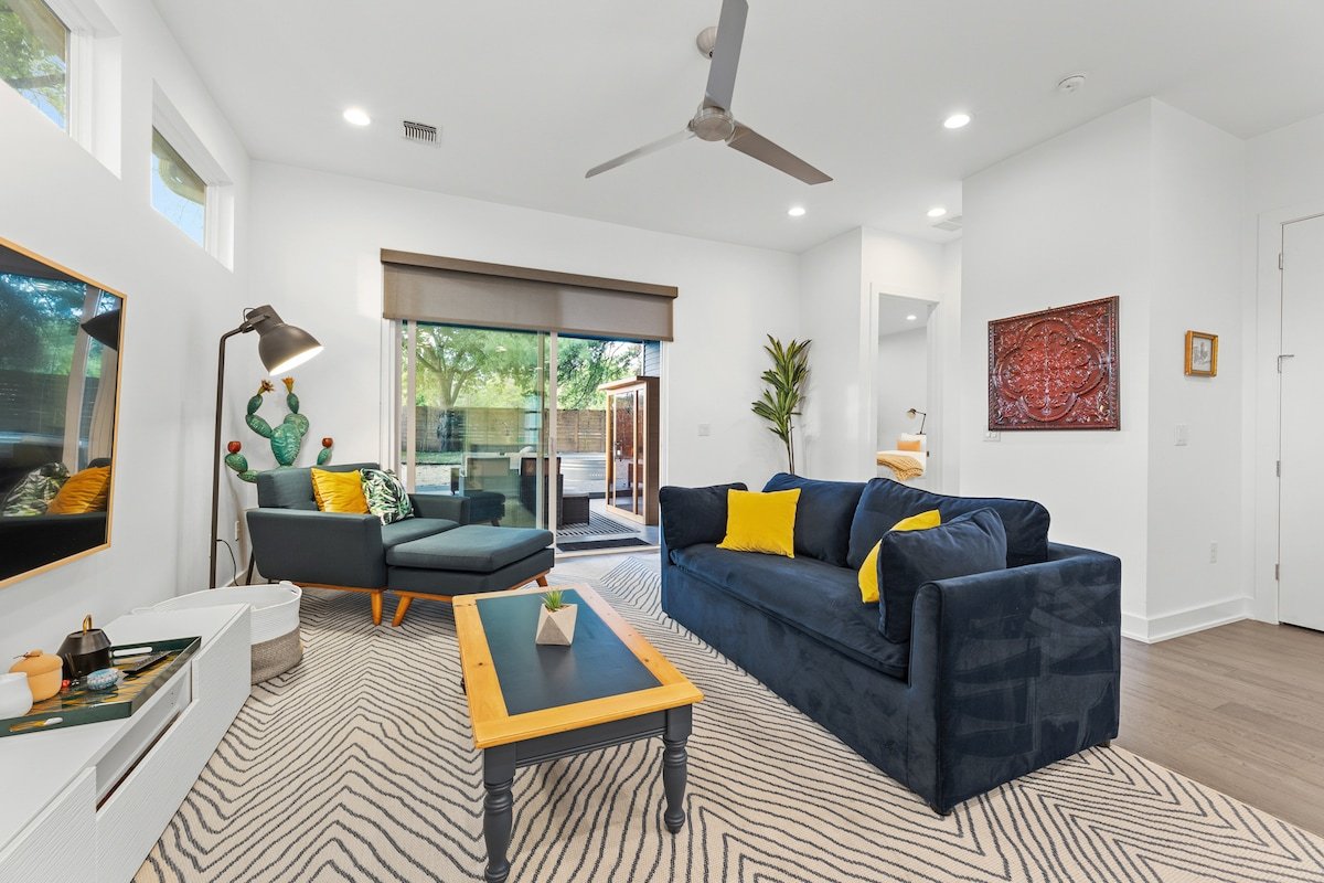 Cowboy Pool, Hot Tub & Sauna Retreat gallery image 3