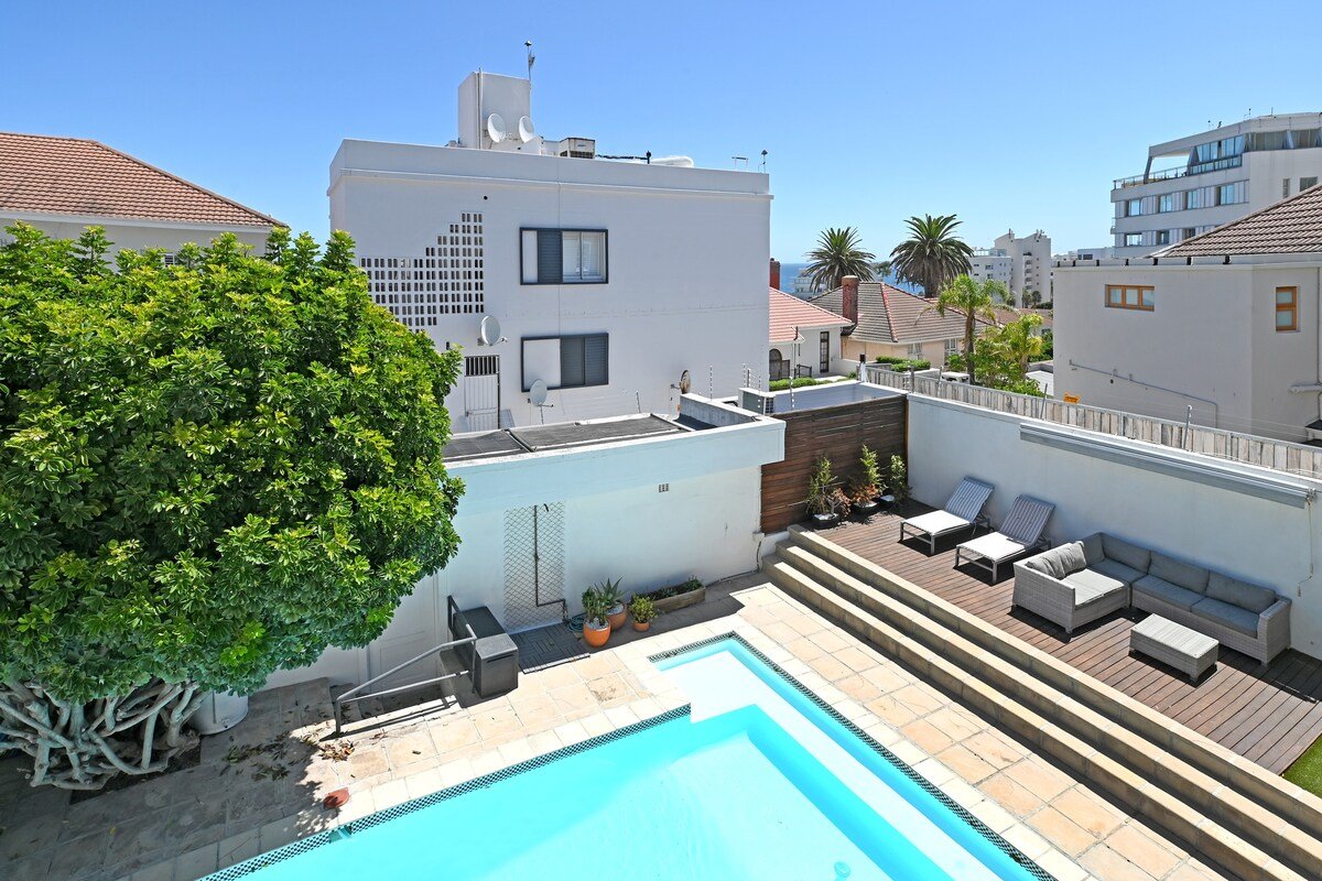 Perfectly located / 4 bed / 3 Bath Home Bantry Bay gallery image 3