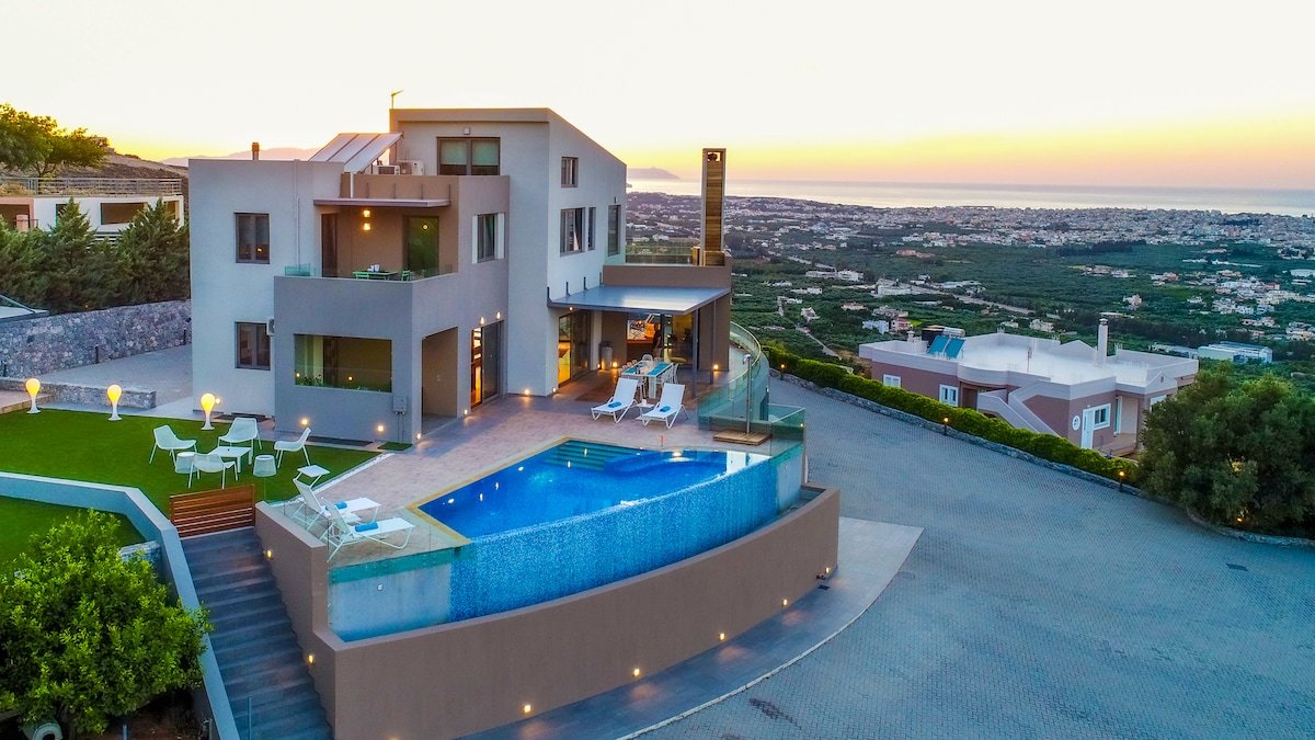 Near to Chania City & Beach / Private Heated Pool gallery image 3