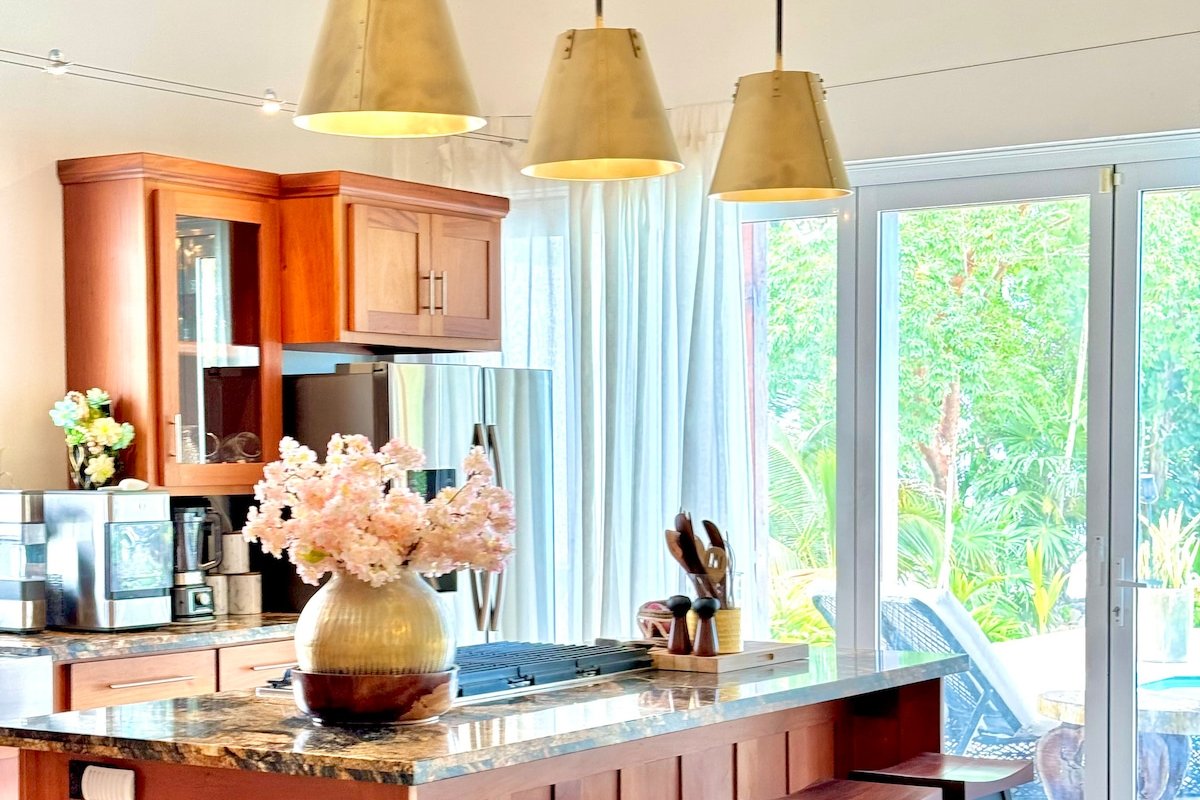 Private Luxurious Gated Beach Home with Large Pool gallery image 4