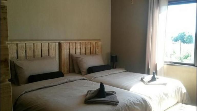 Thobolo's Bush Lodge Chalet 11