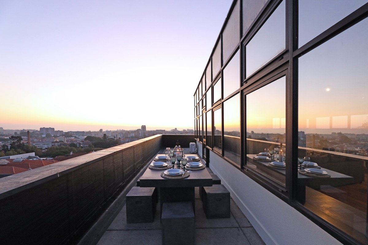 Porto Stunning Central Penthouse – Free parking gallery image 2