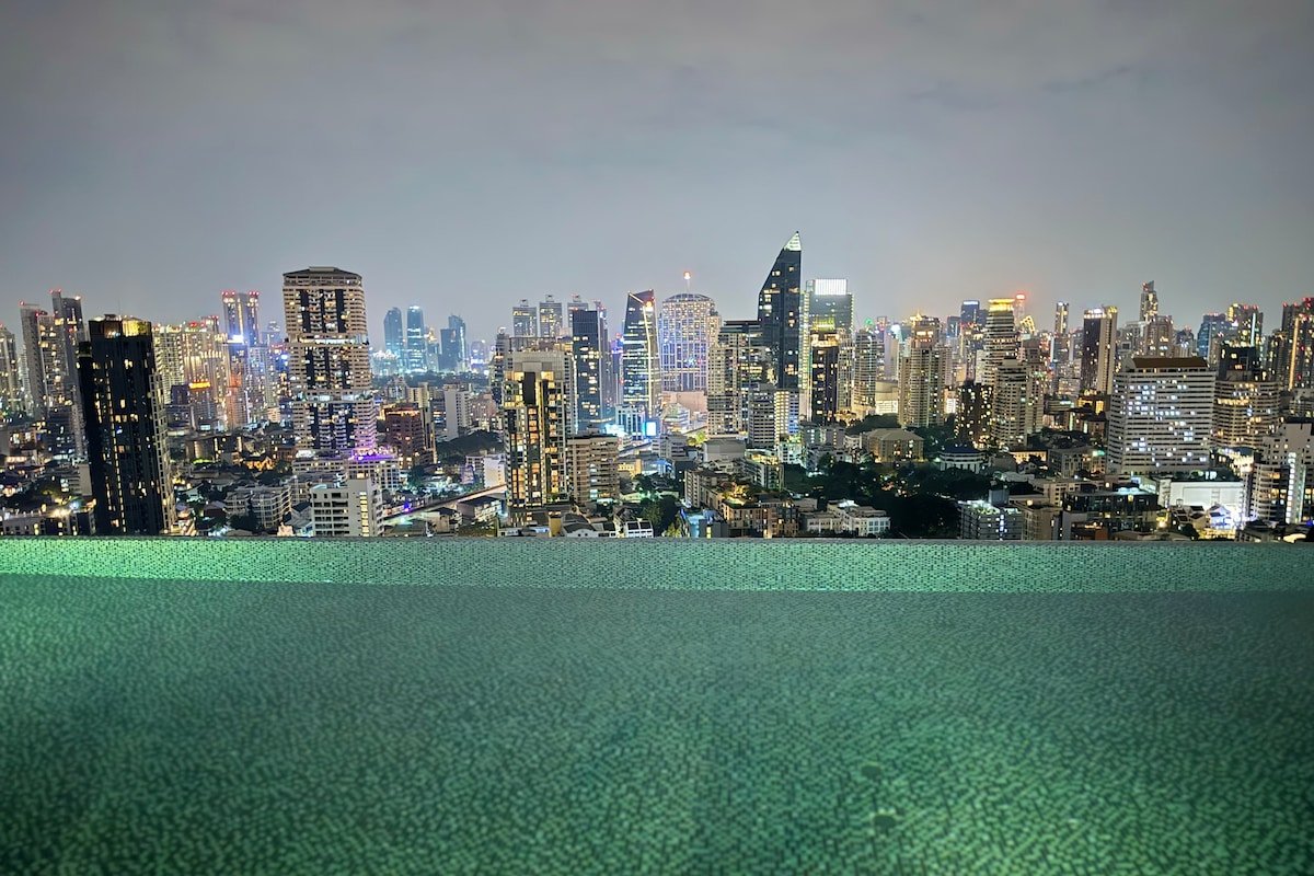 Luxury condo with infinity pool and private onsen gallery image 2