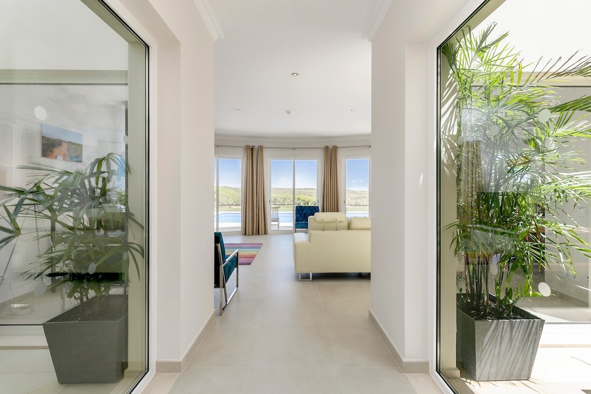 Sea View Villa gallery image 3