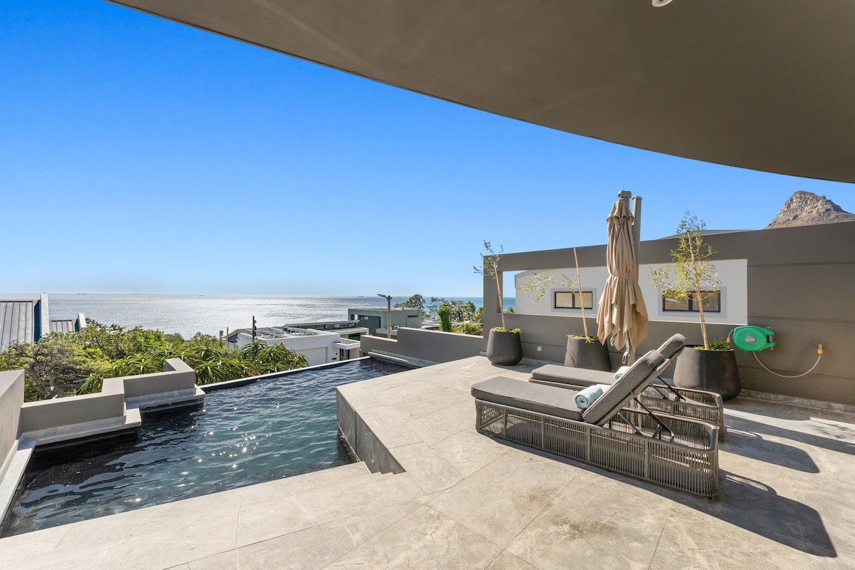 Camps Bay Luxury Villa – Villa Ravensteyn gallery image 3