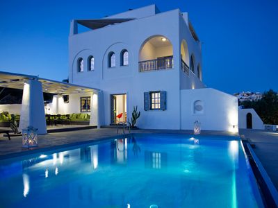 6 bedroom luxury villa in Pyrgos