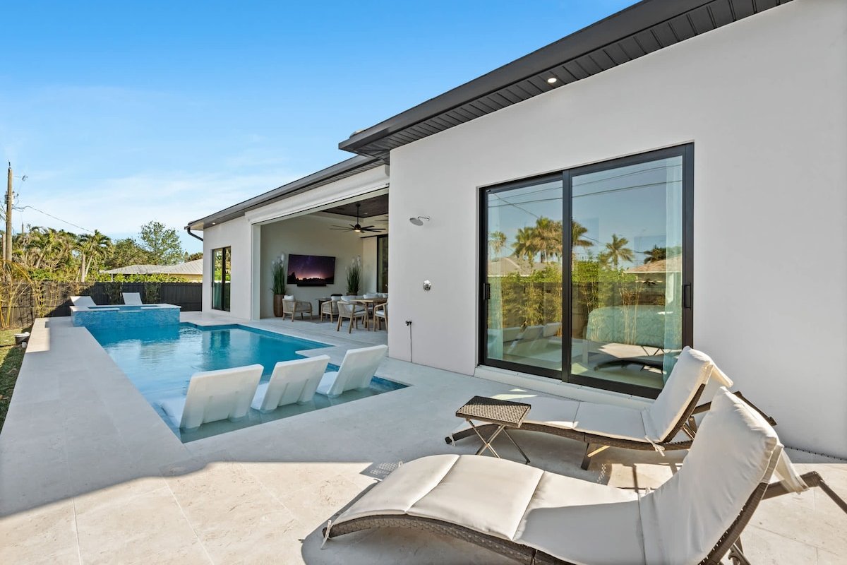 Brand New Gulf Coast Luxury Getaway gallery image 5