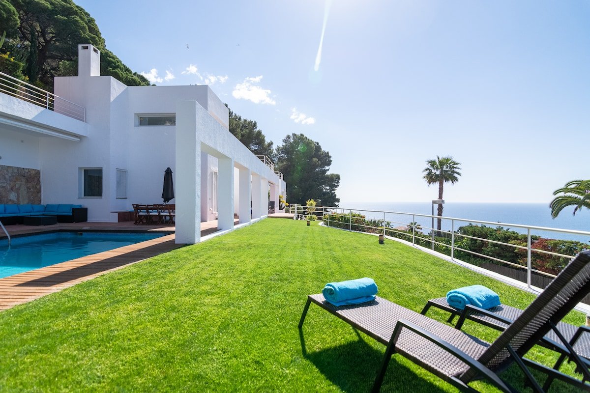 ★ CoastalVillas – Villa La Perla ★ stunning views gallery image 3