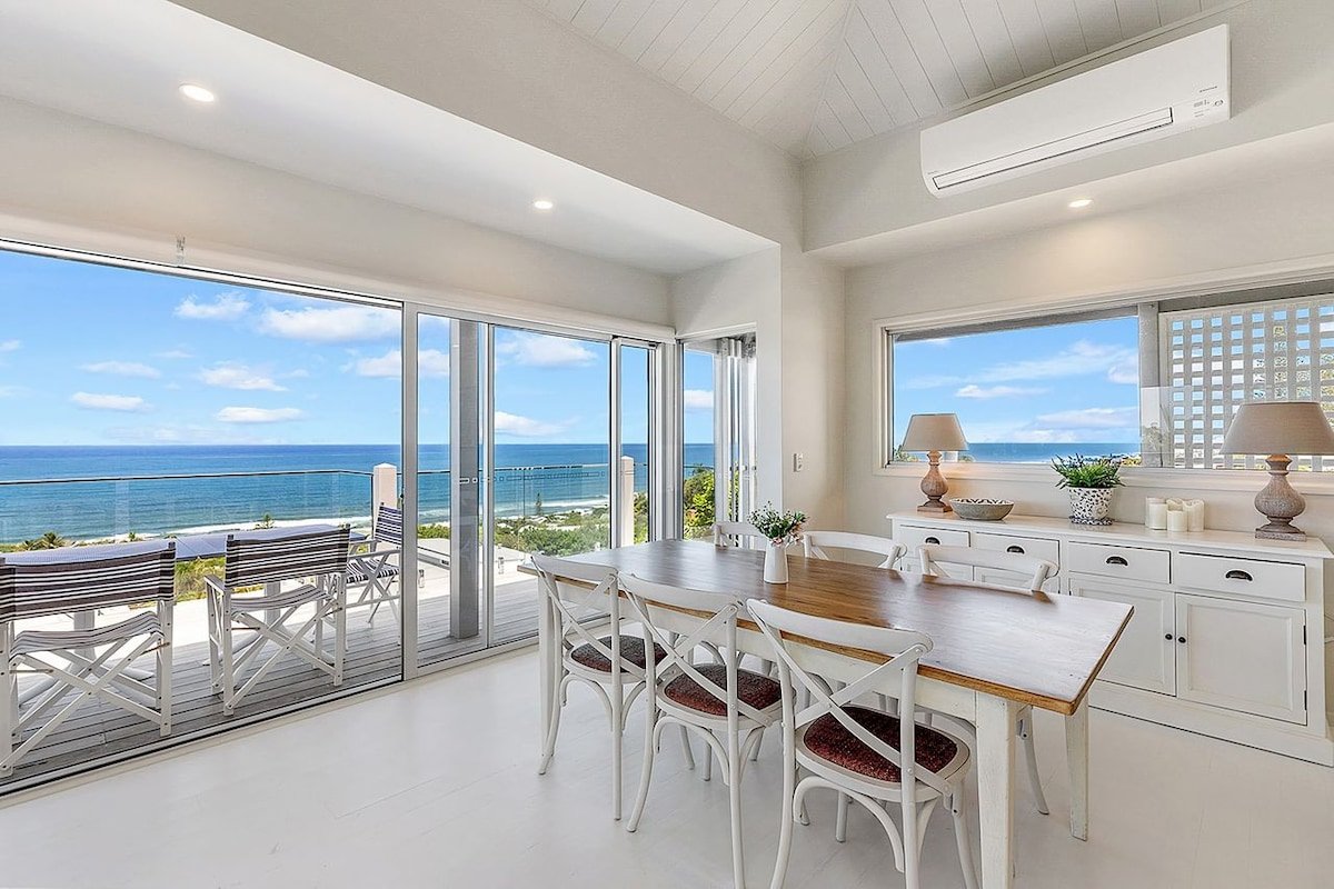 Prestigious Home with Breathtaking Views, Pool gallery image 3