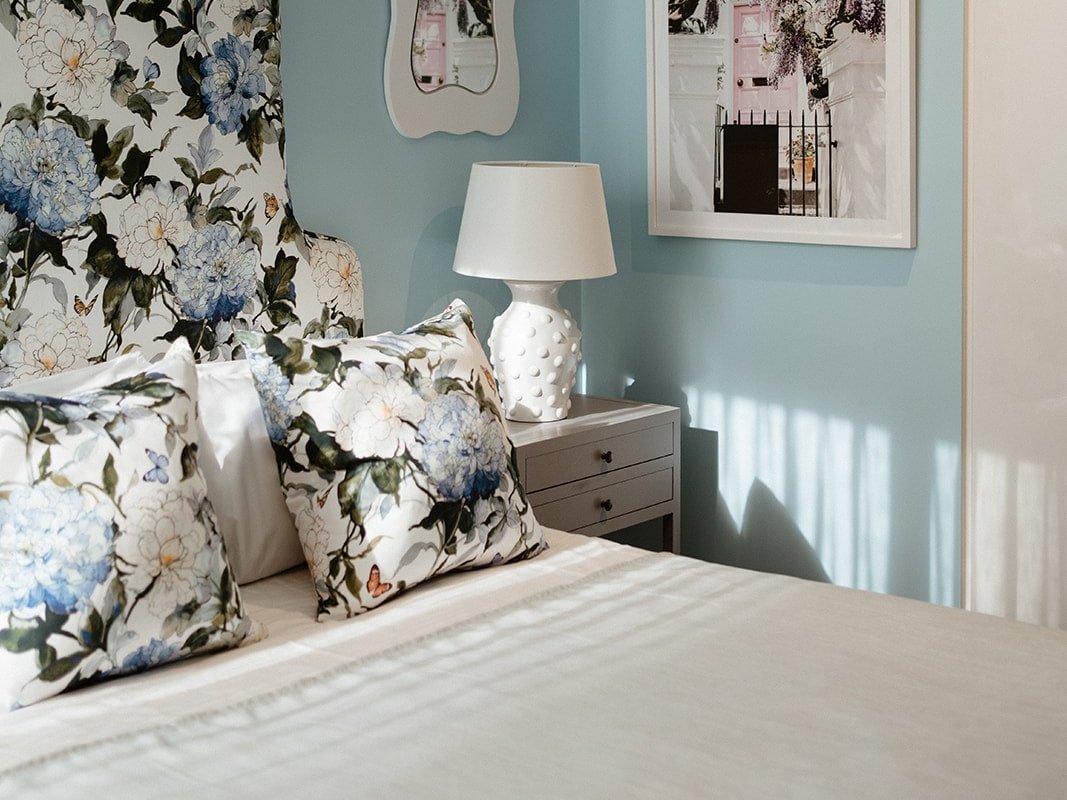 2 beds Luxury home in CBD, Unique Desgin gallery image 3