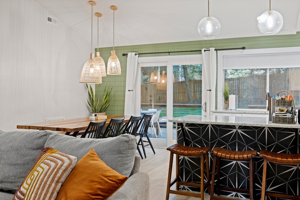 Group House, Game Room, Hiking & Breweries gallery image 2