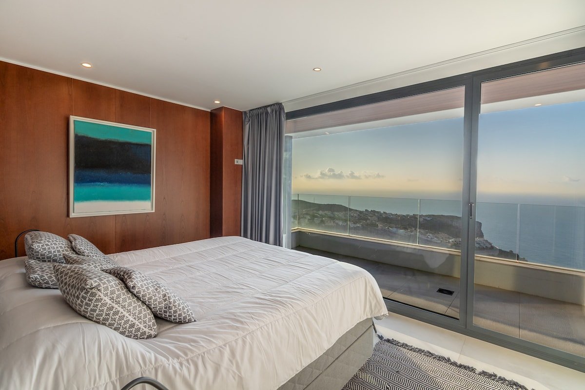 Villa Mercure by Abahana Luxe gallery image 5