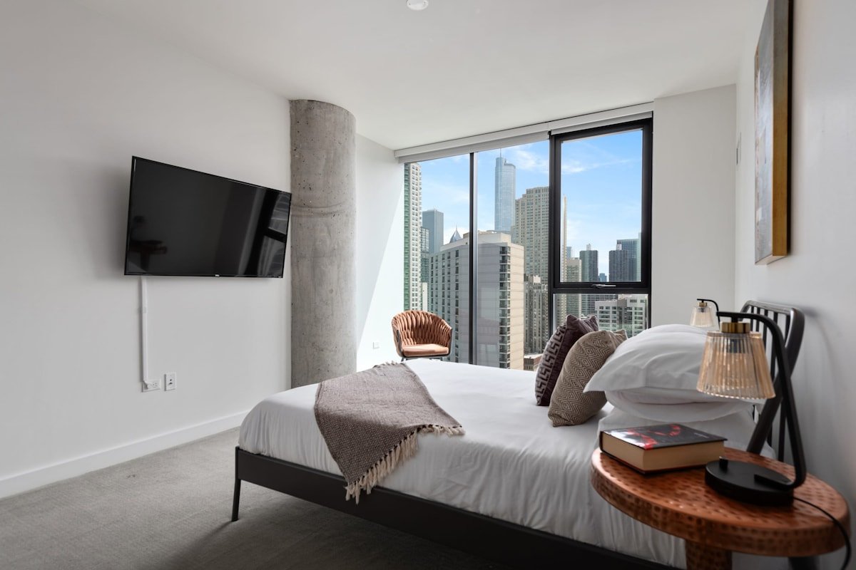 5-Star Gold Coast Experience in a Luxe 2BR Retreat gallery image 4
