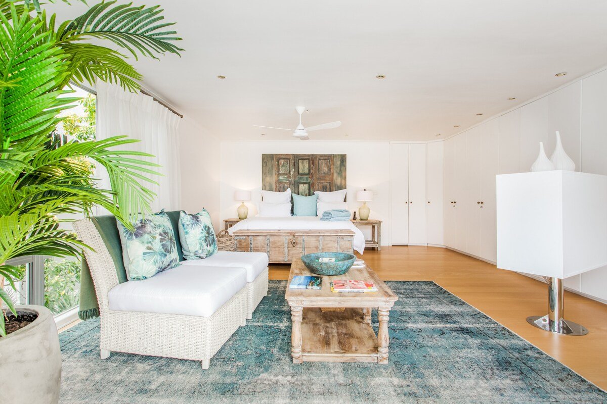 Cape Town Villa. Exquisite View of Table Mountain gallery image 5