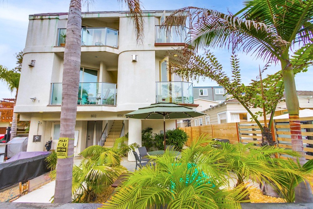 NEW Modern 3B/3Ba- 2 Car GARAGE -Steps Beach & Bay