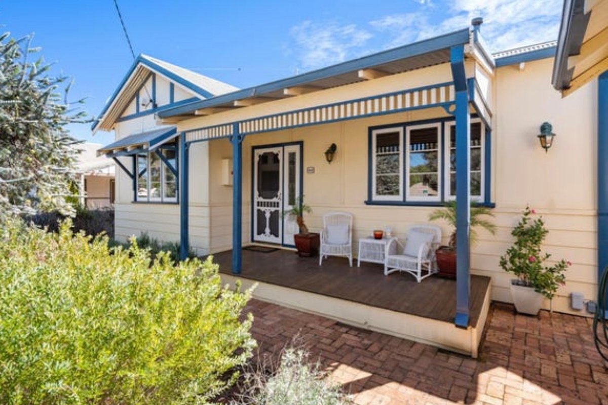 Red Earth Hideaway in Lamington