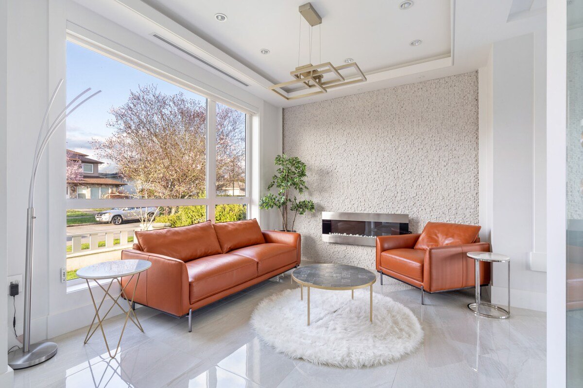 Central Luxury Home | Views & Private Cinema gallery image 4