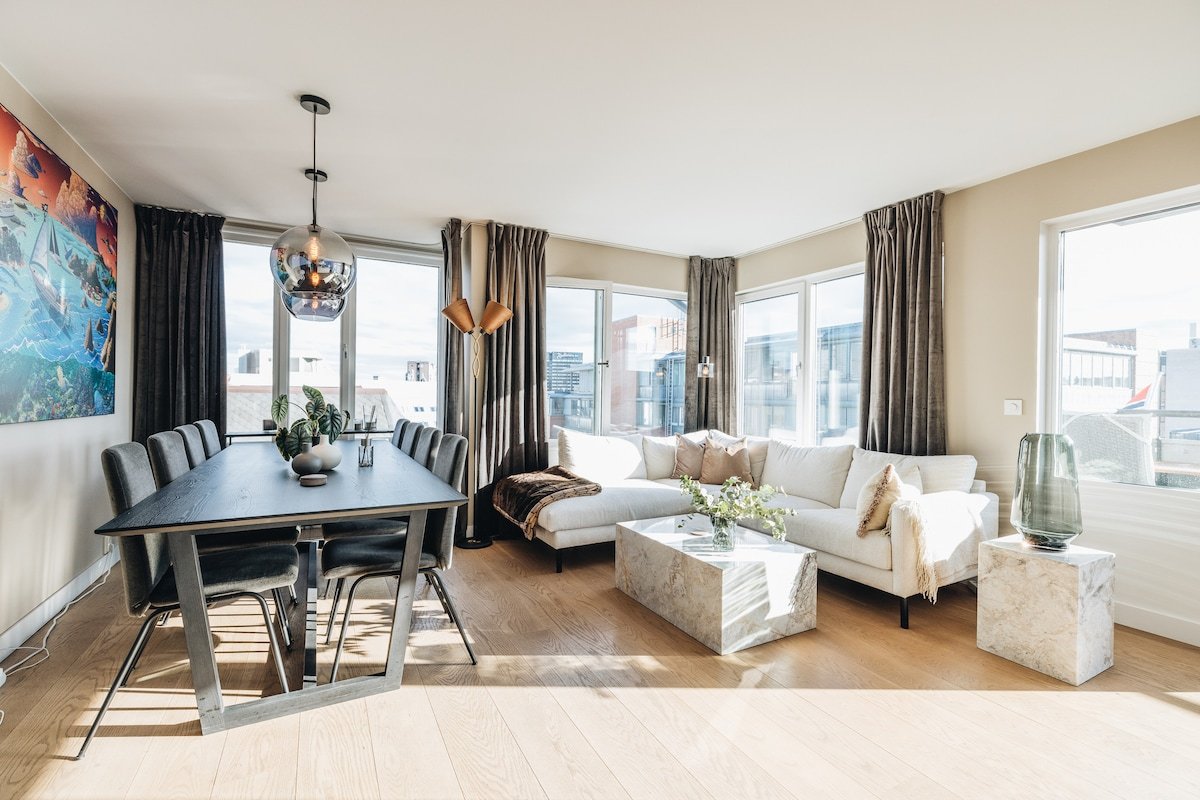 Central and luxurious – Calm area gallery image 2