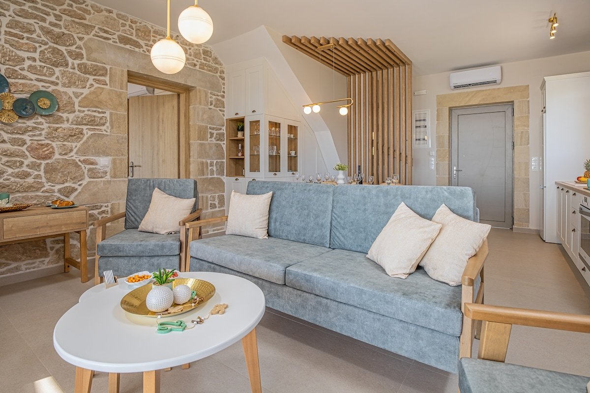 Seafront Villa Thoe, Pool, View & FREE Breakfast gallery image 5