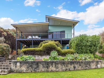 Spacious Family Beach House in Exclusive Location