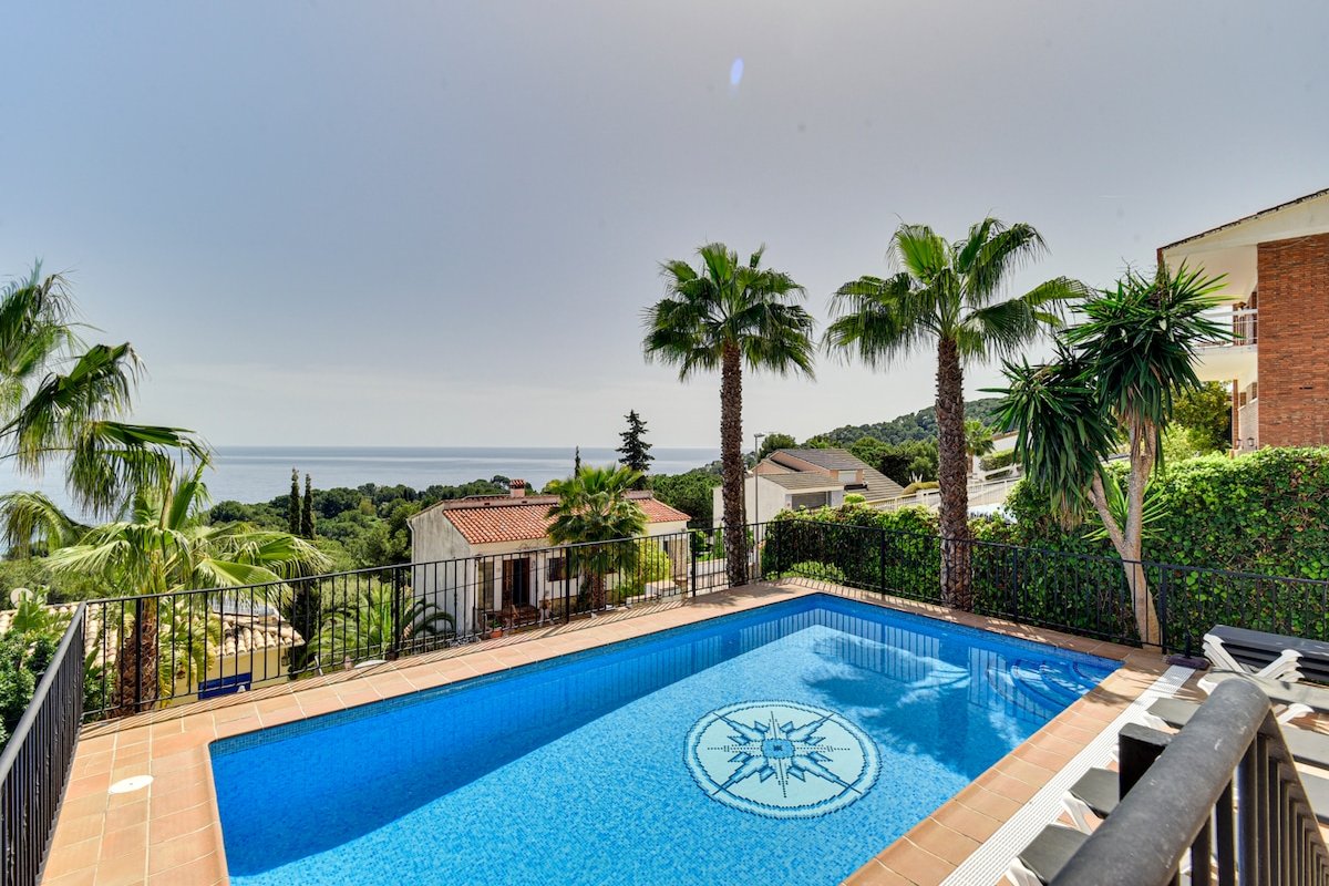 ★ CoastalVillas – Villa Calamar ★large family home gallery image 5