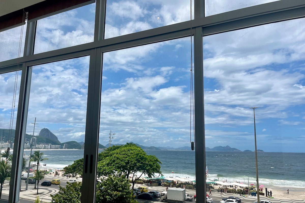 AMAZING BEACH FRONT IN COPACABANA gallery image 4