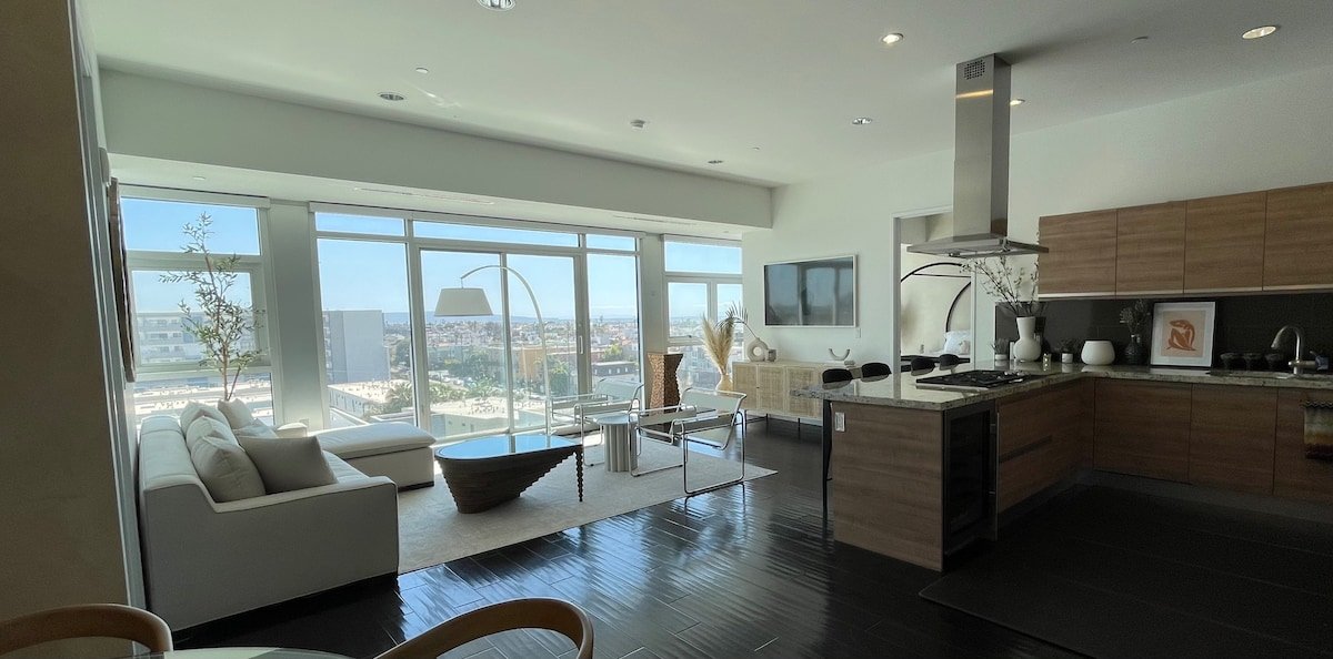 Beach Luxury Design Gem w/ Ocean Views gallery image 2