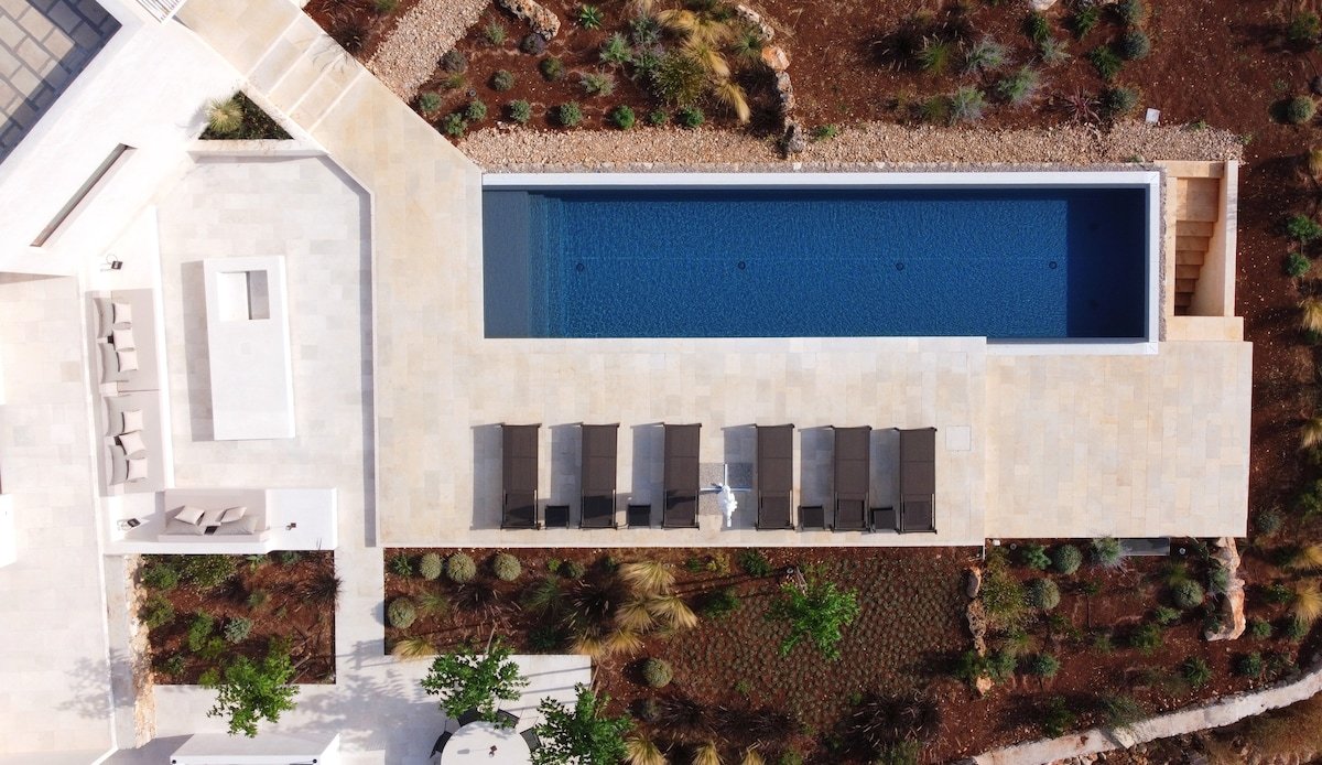 Villa CREA Infinity pool sea view gallery image 5