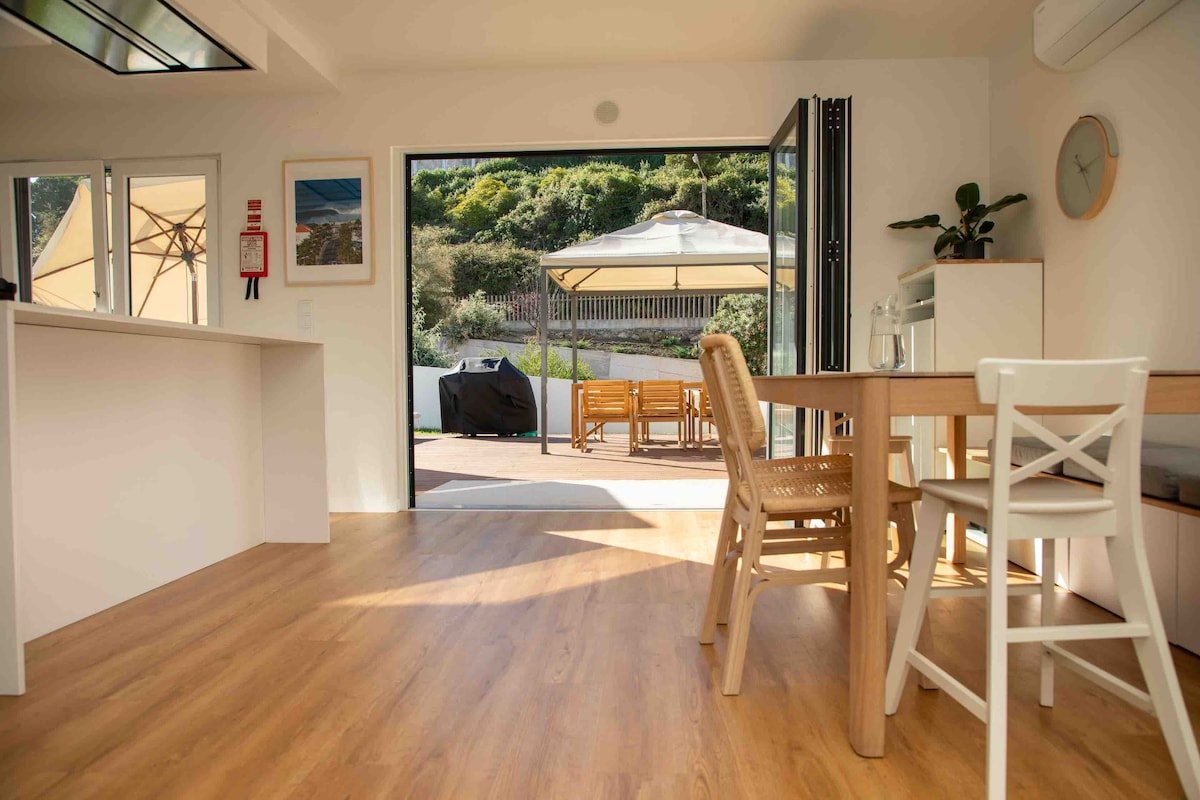 Villa with private garden & pool & sea view gallery image 3