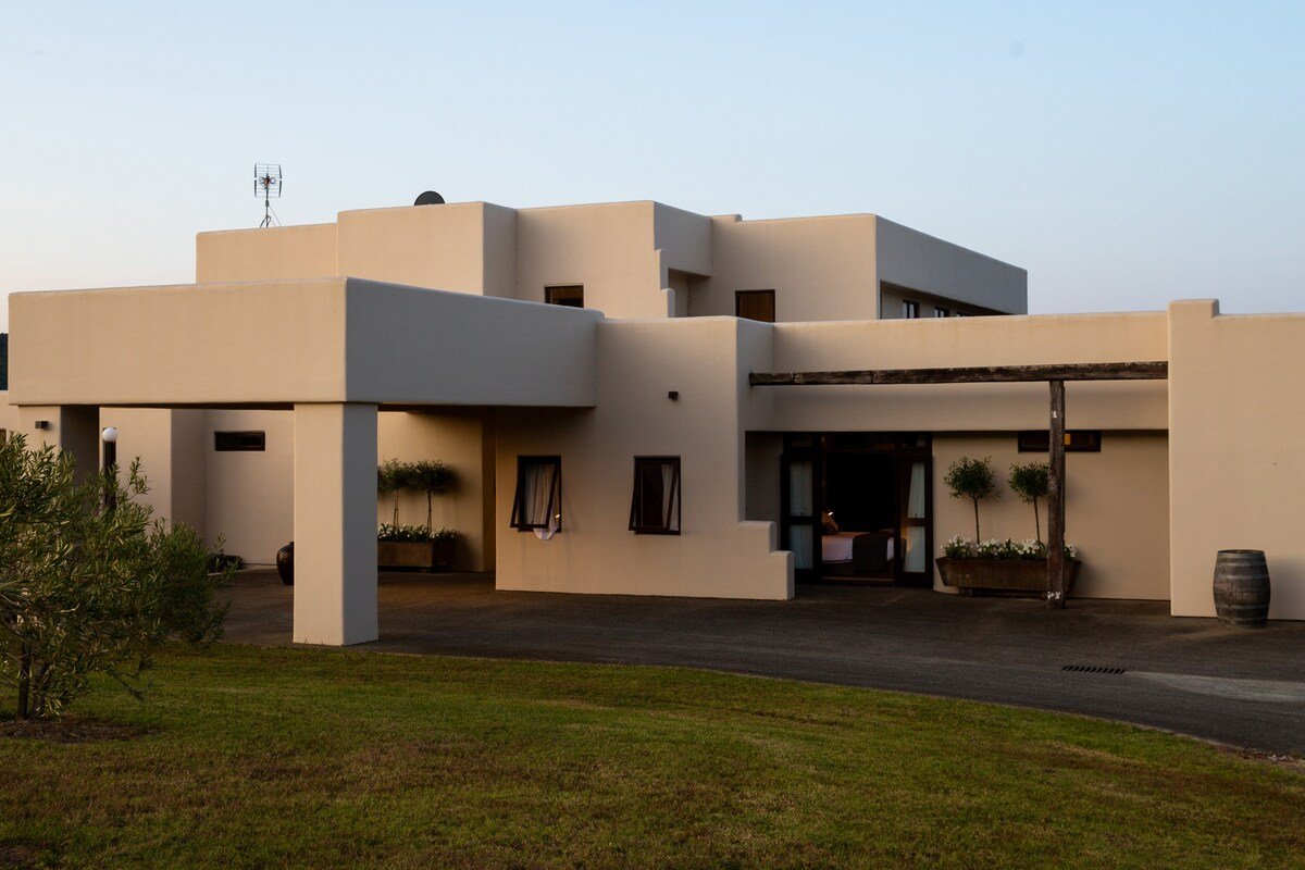 Matakana Estate Lodge gallery image 3