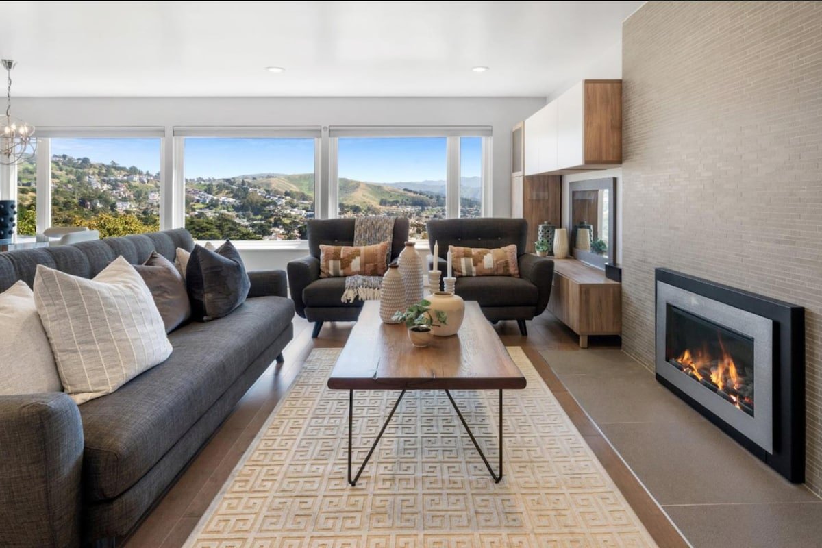 Coastal Retreat w/ Ocean Views gallery image 5