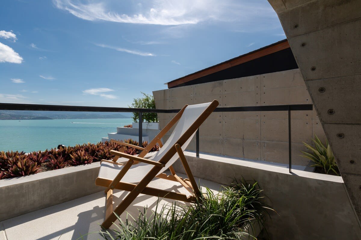 Muscat 3-Bedroom Villa with Beach Access gallery image 5