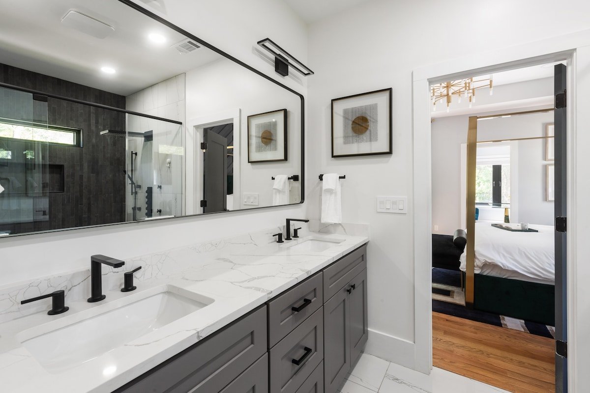 Ridgegold – Modern Designer Retreat in Atlanta! gallery image 5