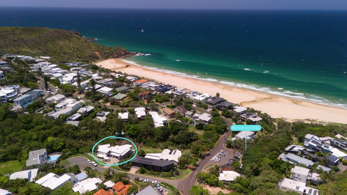Surfside – 150m to beach w/heated pool gallery image 3