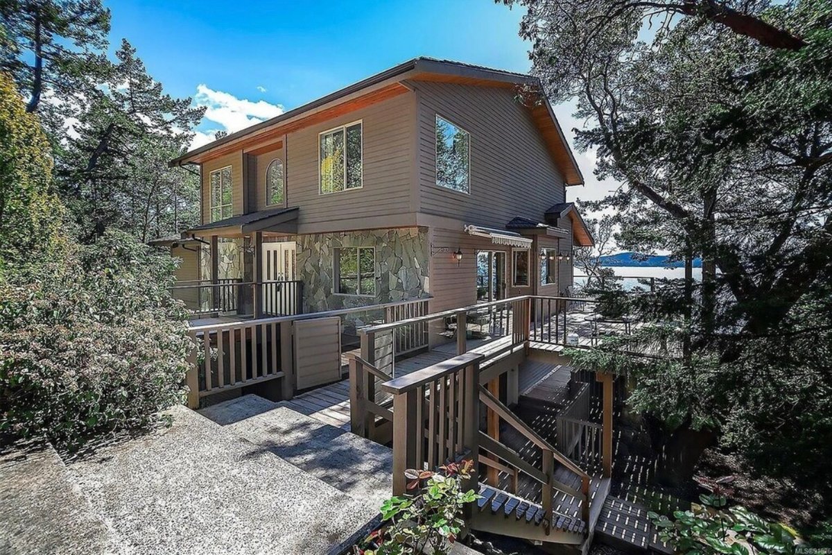 SaliHaven: Oceanfront 4Bedrooms 5Beds 3.5Bath