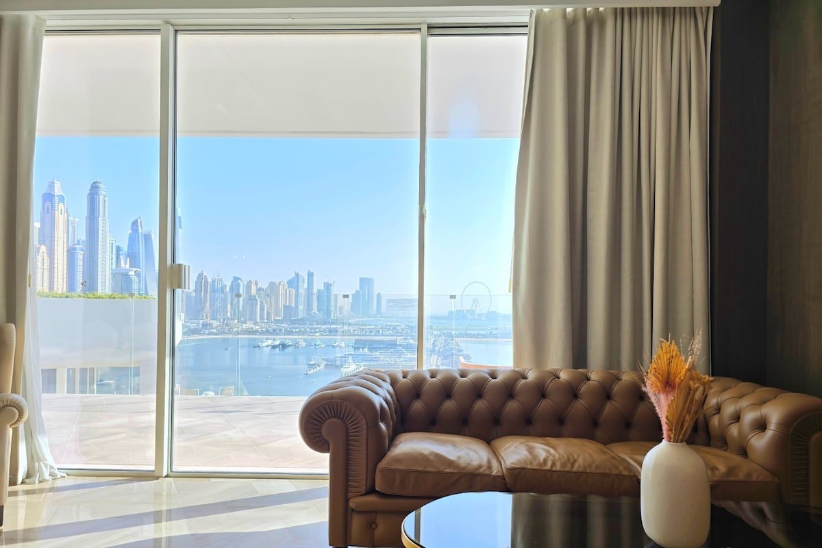 4BR Luxe Duplex Penthouse @ Palm | Private Pool gallery image 3