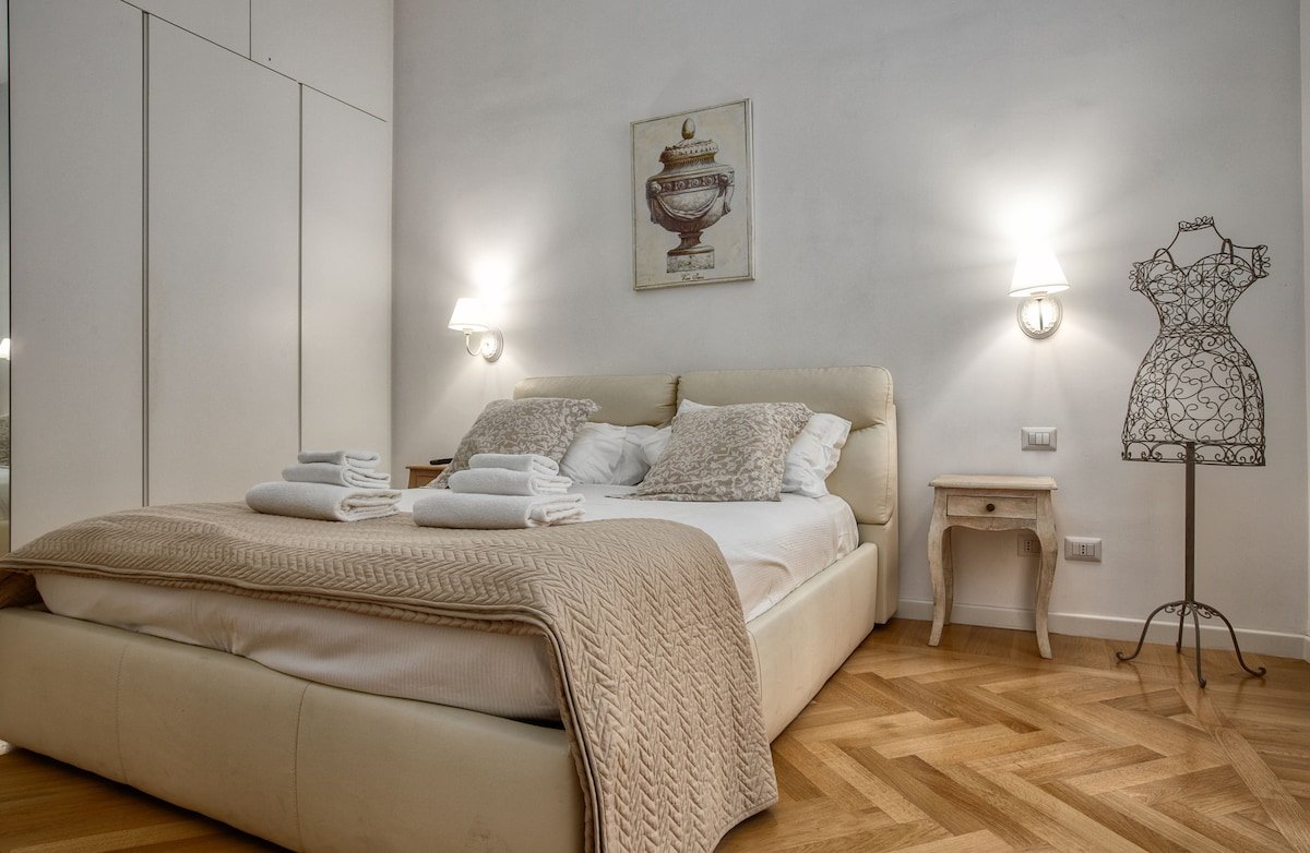 Spanish Steps Prestige Apartment – City Center gallery image 3