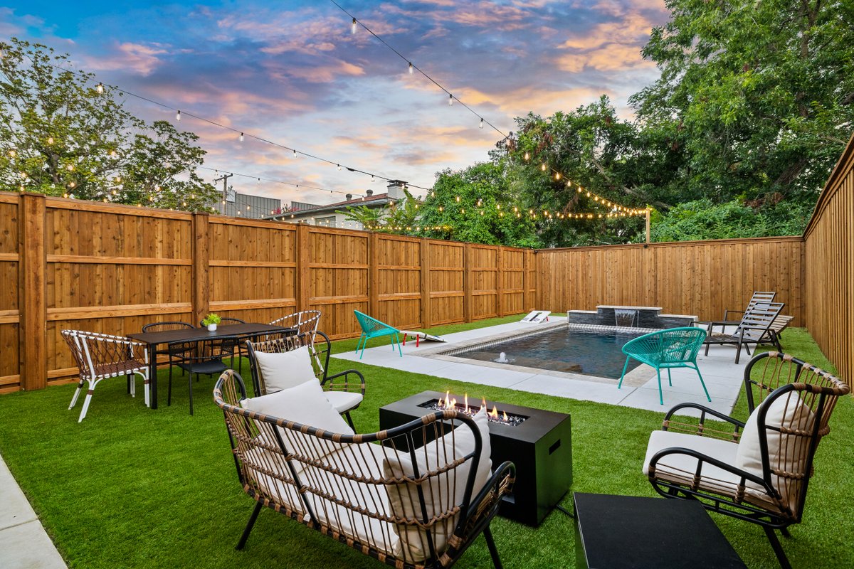 Heated Pool + Massive Backyard + Downtown Dallas!
