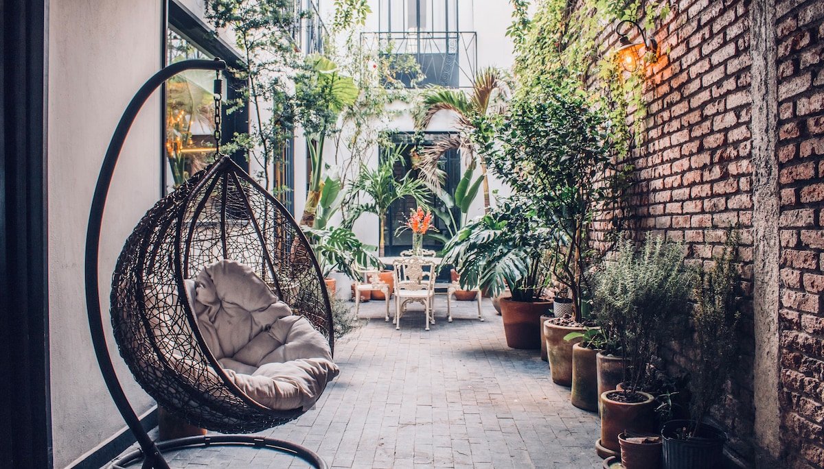 Wake up in an Art Gallery / Luxury Vacation Home gallery image 5