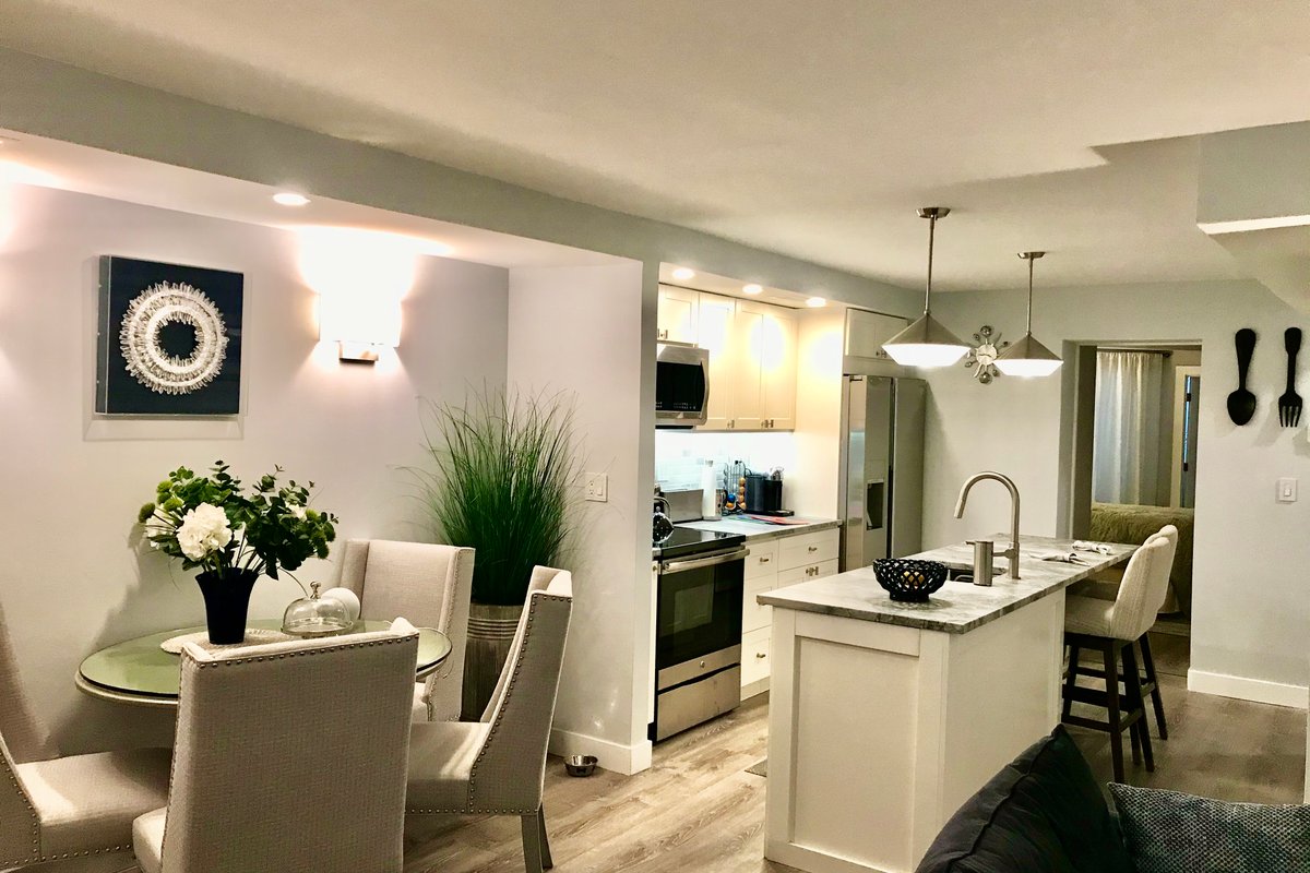 SUPER HOST- 220 5 star reviews Gorgeous 2bed 2bath