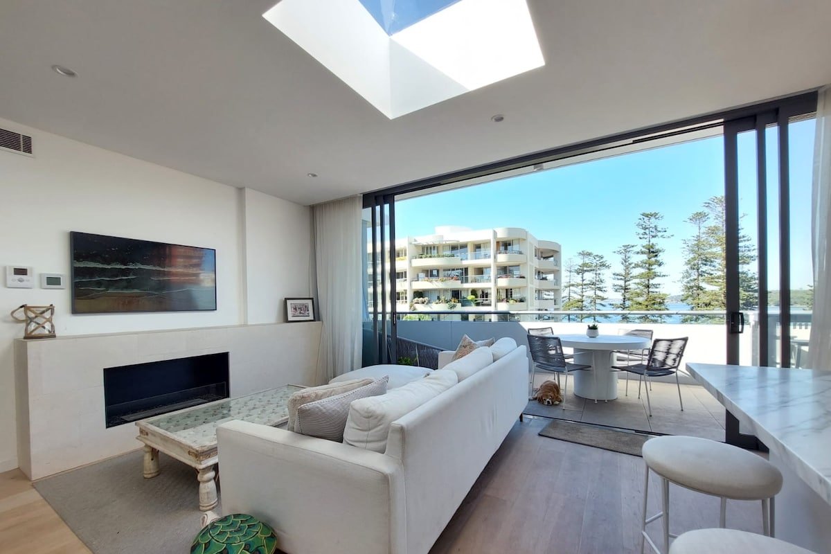 Luxury 3-bed penthouse, with stunning ocean views gallery image 2