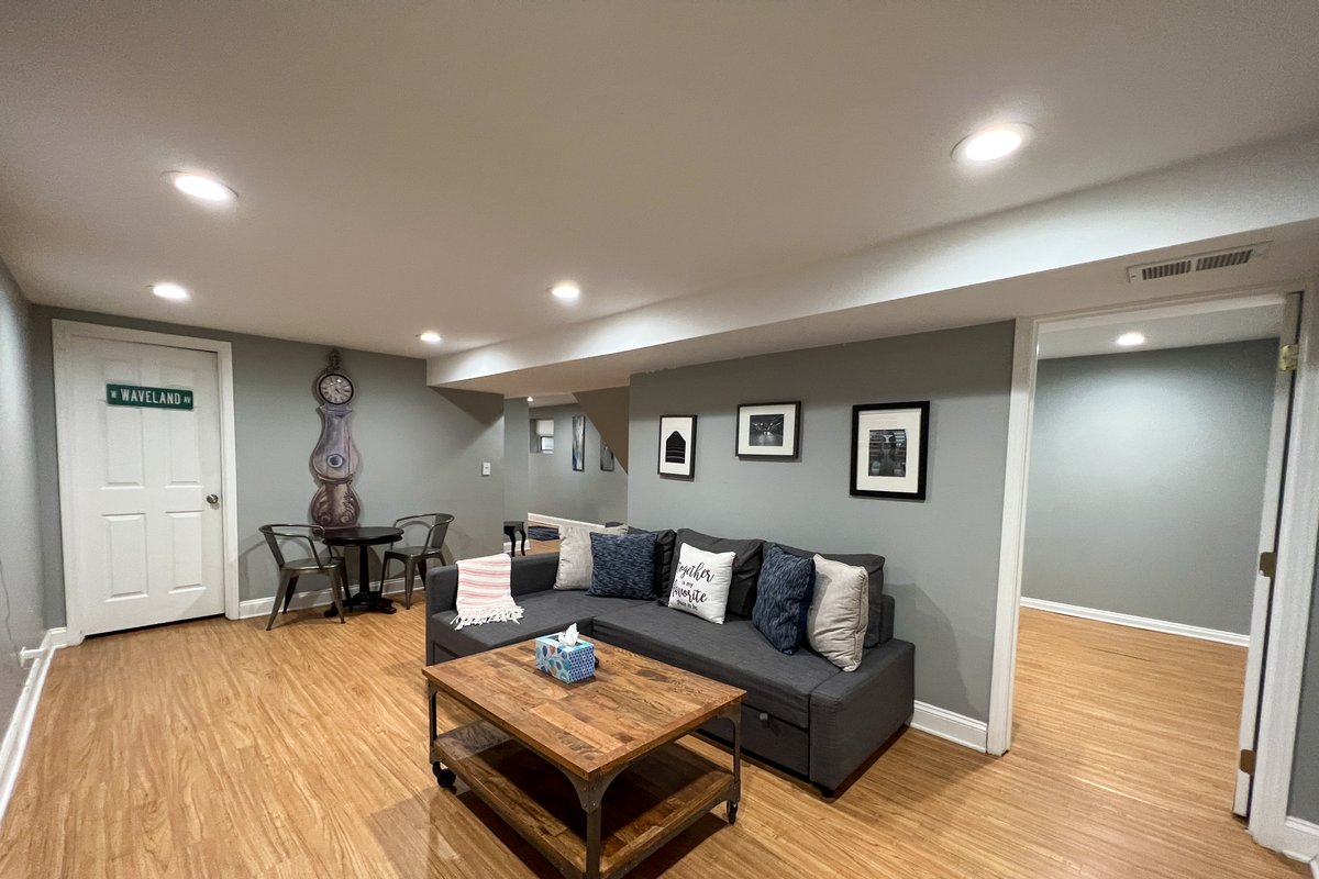 Charming 4 Bd 2 Ba 2 Park in Wrigleyville