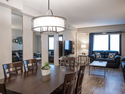 Stay together on the strip – 2 bedroom condo