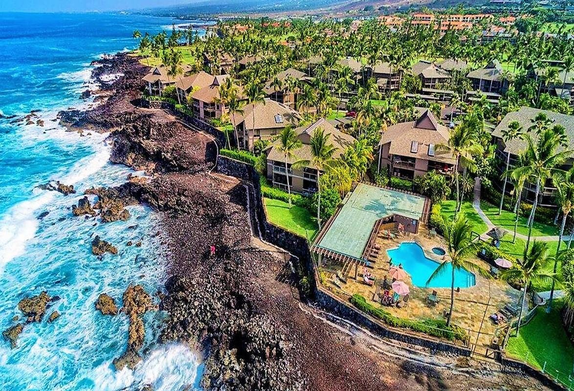 Ocean Front Condo | Tropical Gardens Sleeps 6