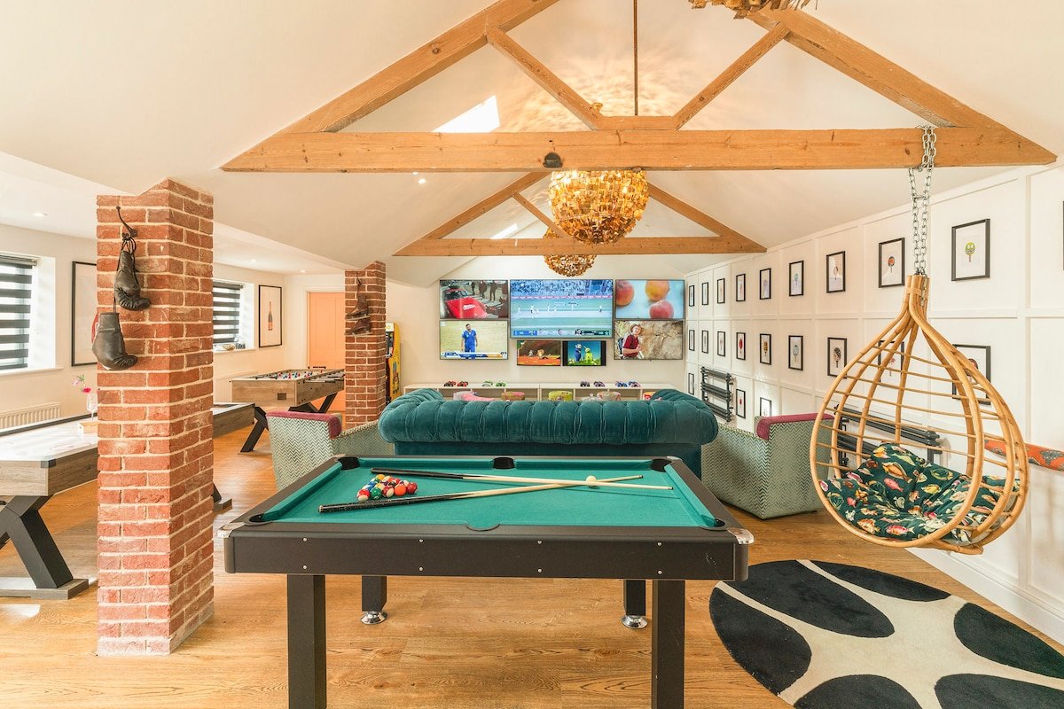 Pink Piglet Barn gallery image 4