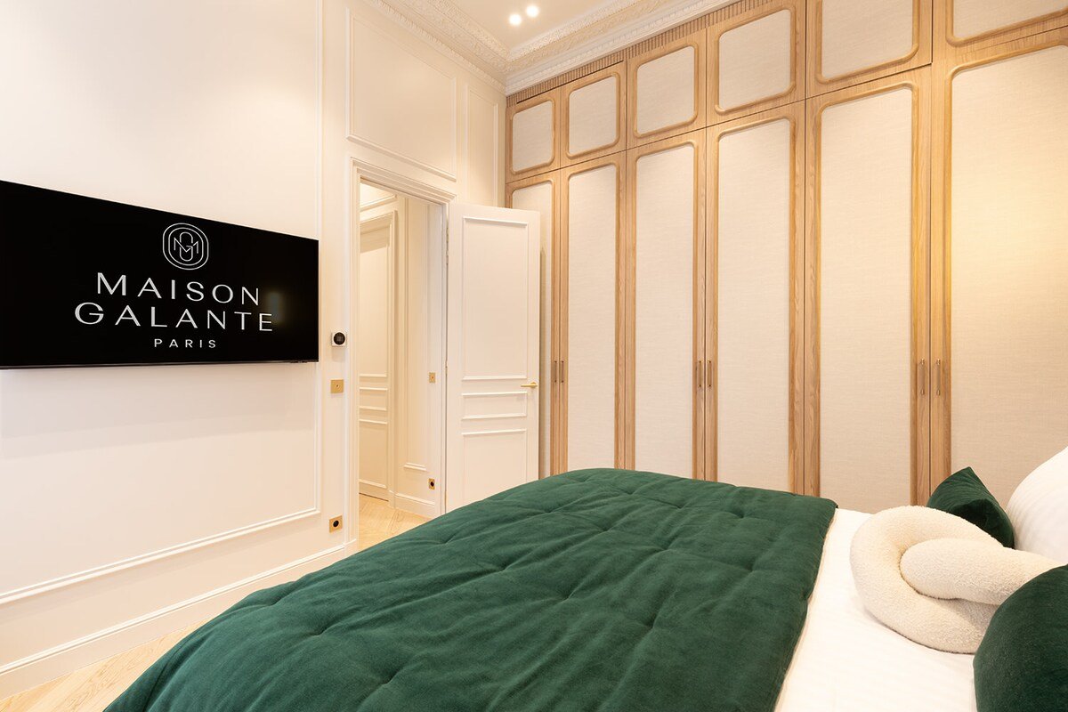 A Timeless 1-BR with Services in Louvre gallery image 4