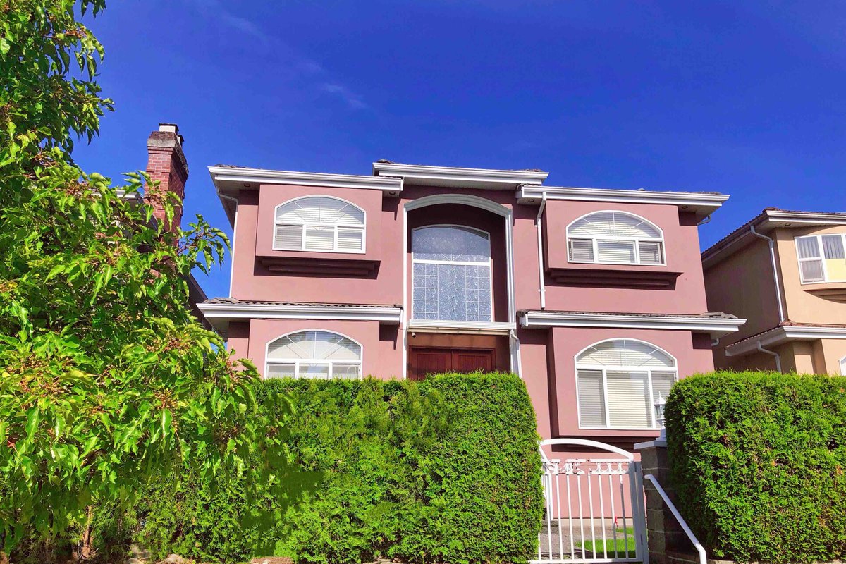 Clean Bright Family Home Near City Center &Airport