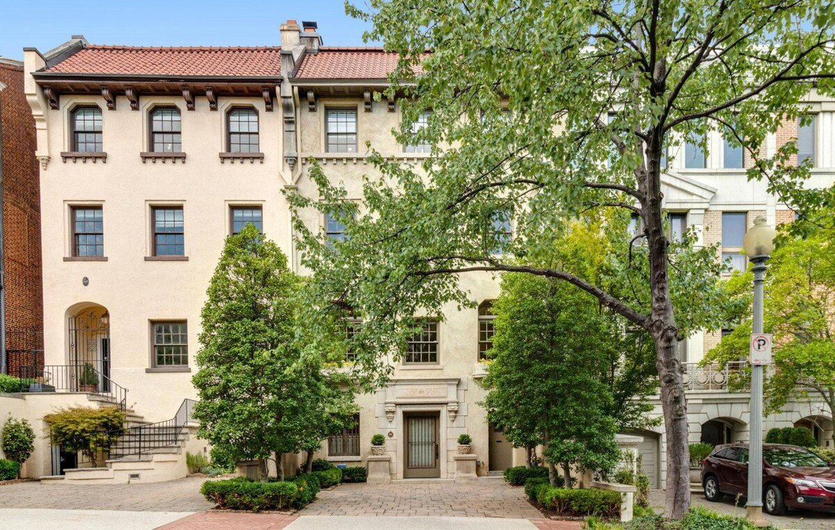 Ambassador life in Kalorama with a Patio & Parking gallery image 3
